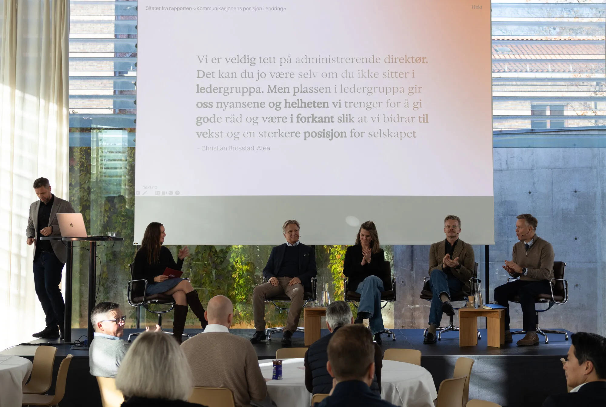 Panelsamtale på scenen under Hekts seminar på Nasjonalmuseet